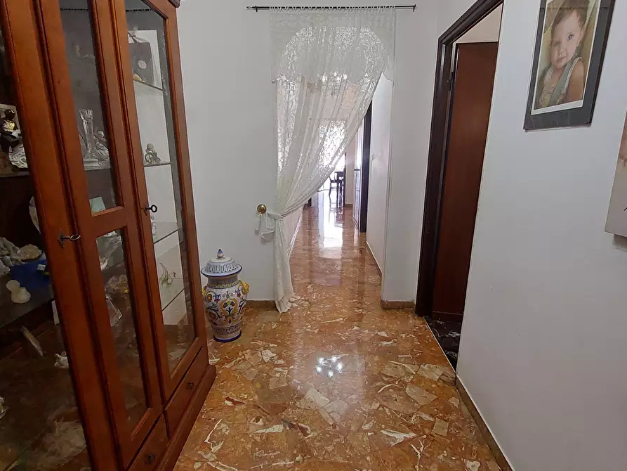 Immagine 28 di Trilocale in vendita  a Serra Riccò