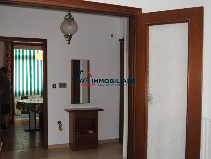 Immagine 3 di Pentalocale in vendita  in Viale Cassa di Risparmio 37 a Livorno