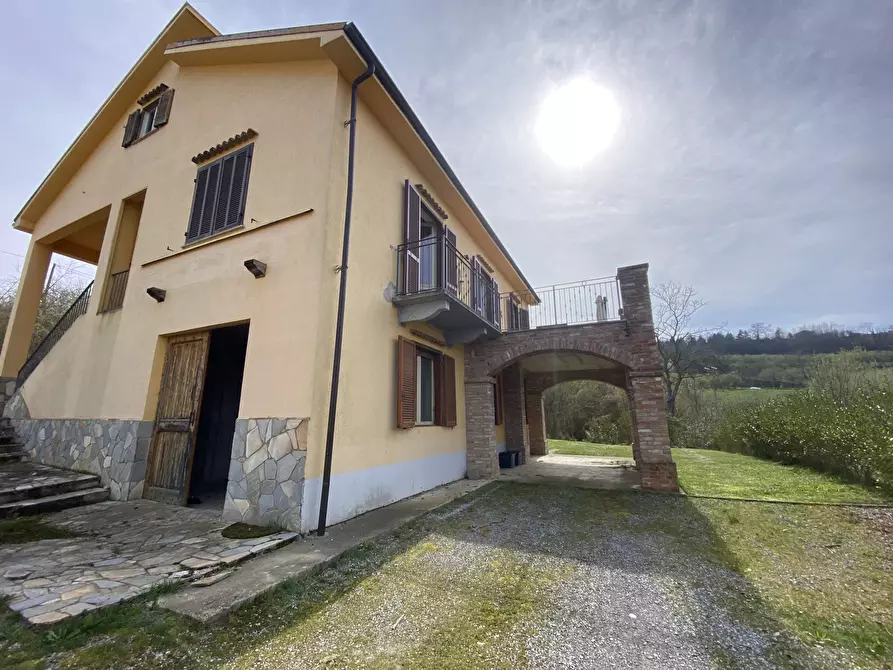 Immagine 2 di Villa in vendita  in Località Leprato 14 a Serravalle Langhe