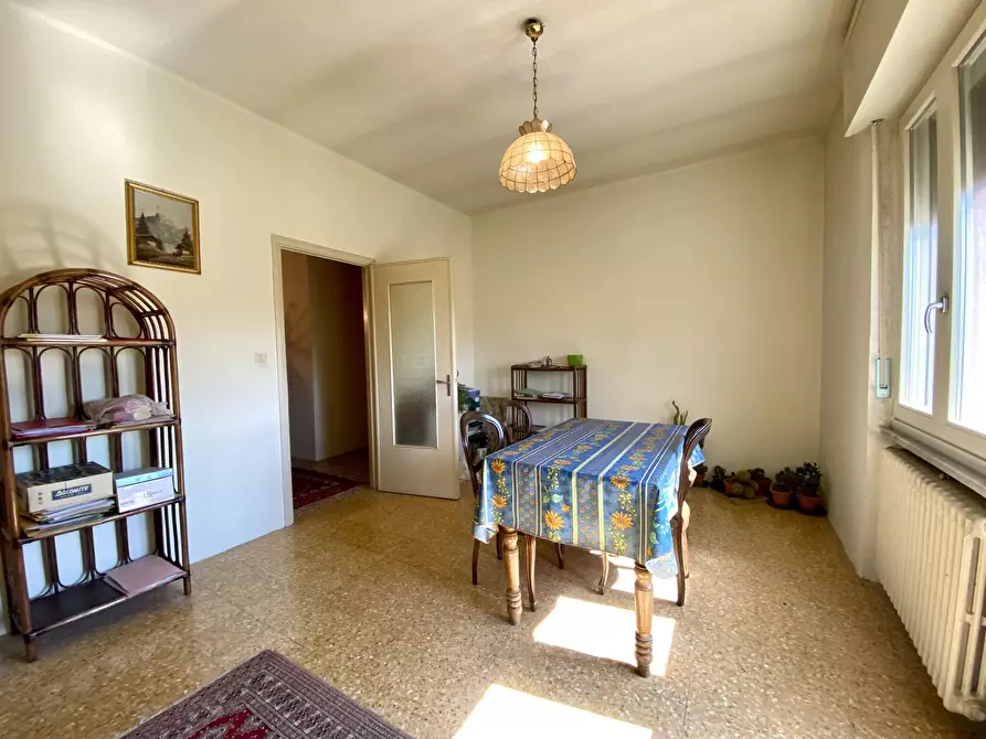 Immagine 8 di Trilocale in vendita  in SP661 16 a Monchiero