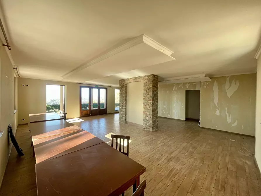 Immagine 13 di Villa in vendita  in Località Cerreta 1 a Roddino