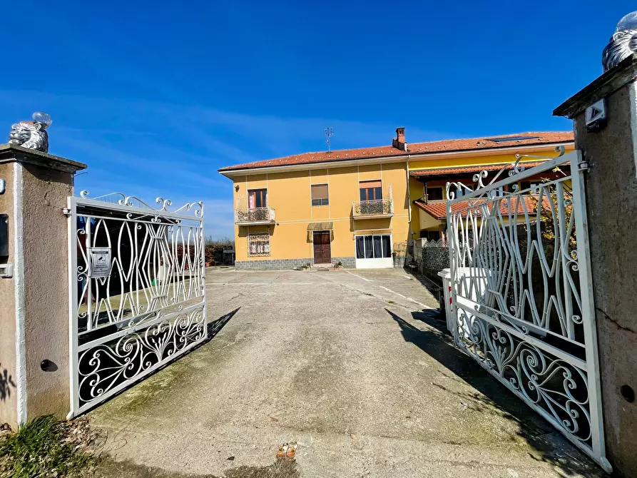 Immagine 1 di Villetta a schiera in vendita  in Via Bricco San Martino 44 a Lequio Tanaro