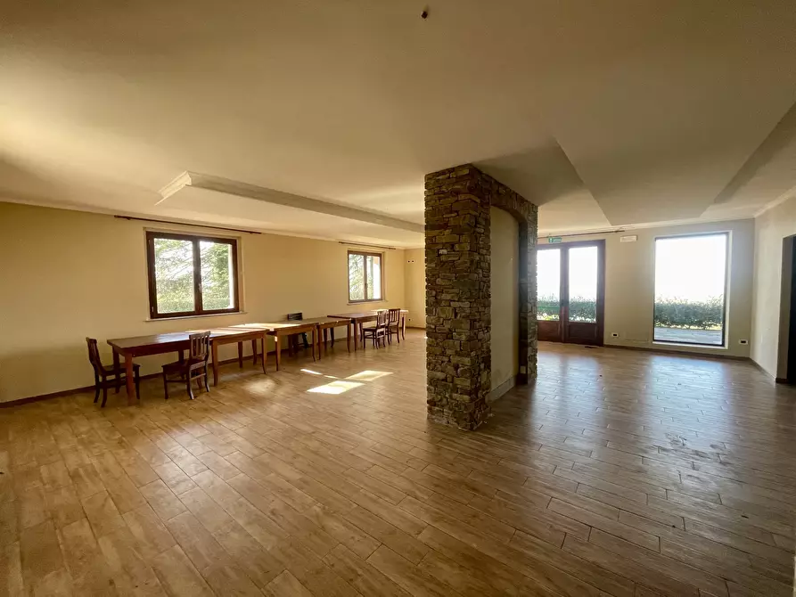 Immagine 12 di Villa in vendita  in Località Cerreta 1 a Roddino