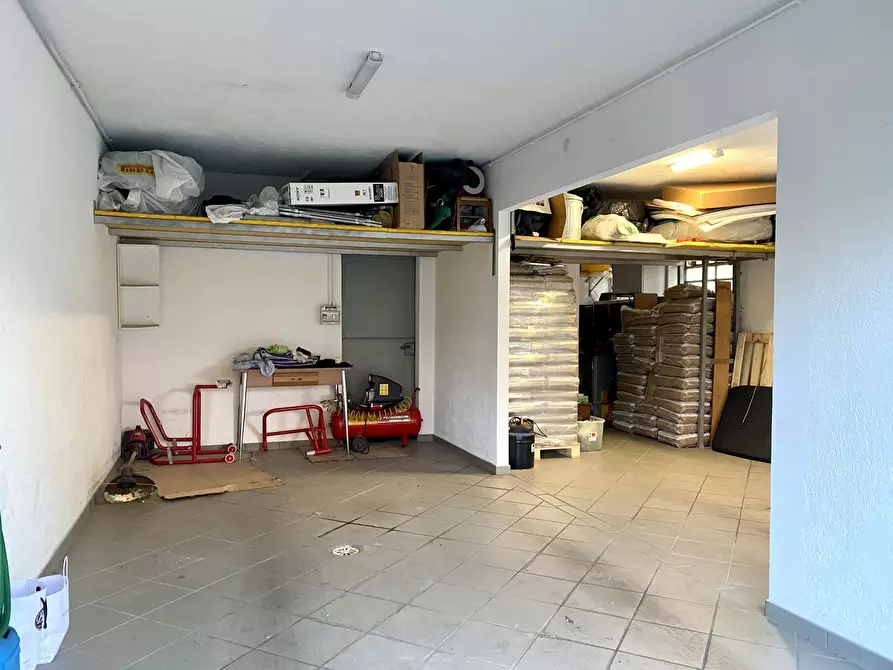 Immagine 16 di Pentalocale in vendita  in Strada Privata 12 a Carrù