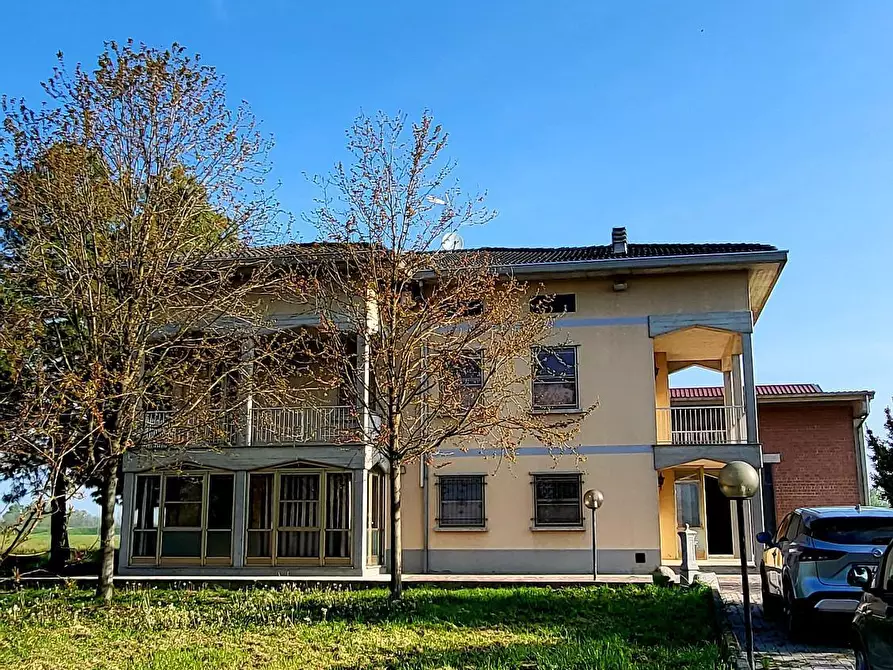 Immagine 8 di Casa bifamiliare in vendita  in Strada Bassa 3 a San Secondo Parmense