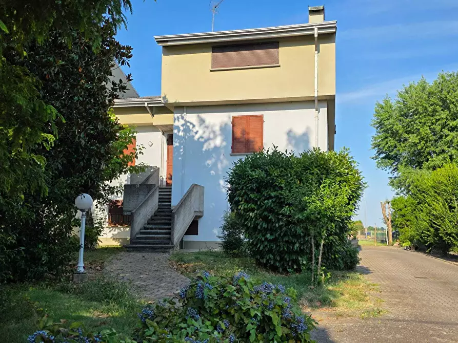 Immagine 10 di Porzione di casa in vendita  in Via Provinciale 23 a Sissa Trecasali
