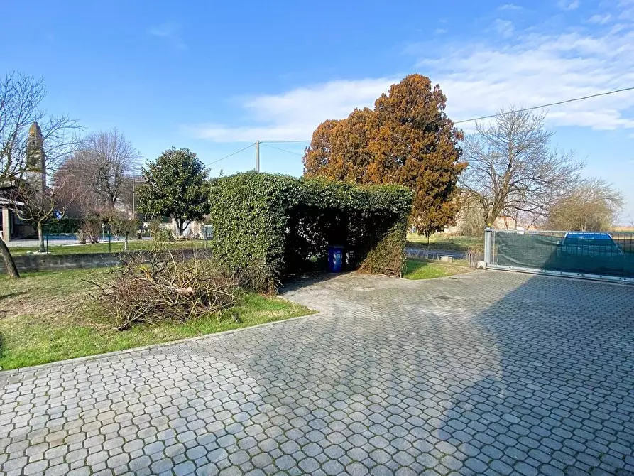 Immagine 32 di Villetta a schiera in vendita  in Argine Filippina 104 a Sissa Trecasali