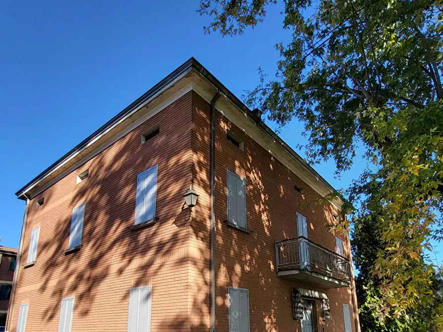 Immagine 41 di Villa in vendita  in Strada Cornazzano 3 a Sissa Trecasali