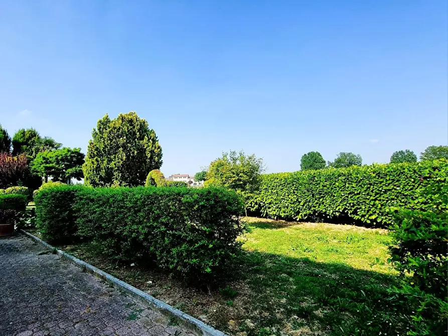 Immagine 28 di Quadrilocale in vendita  in Via Pietro Nenni 38 a Fontanellato