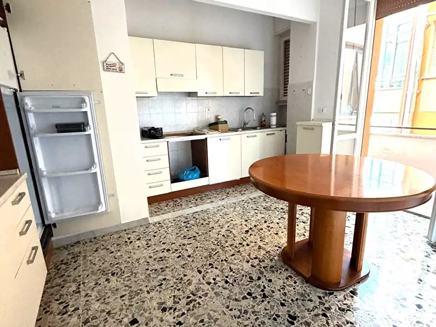 Immagine 2 di Quadrilocale in vendita  a Senigallia