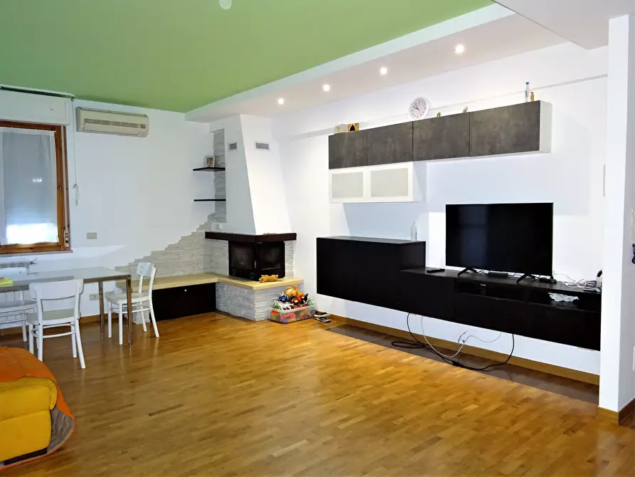 Immagine 3 di Appartamento in vendita  a Senigallia