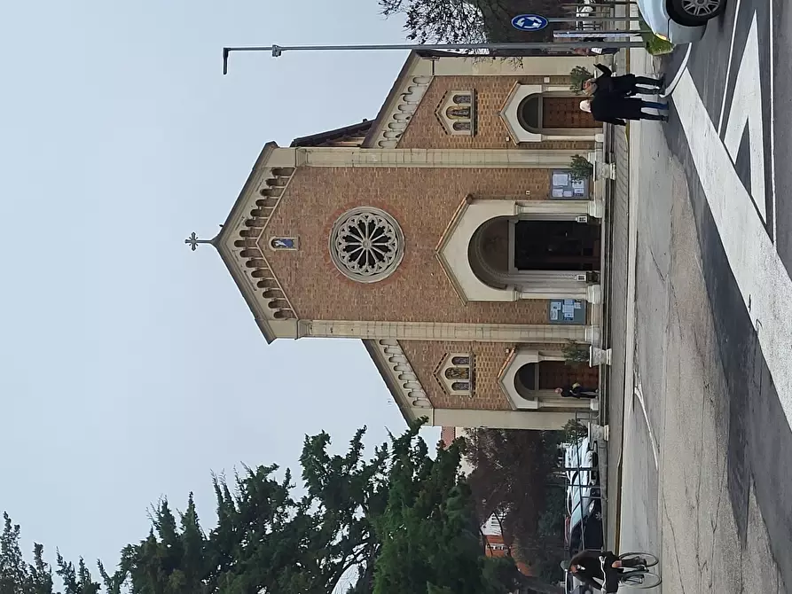 Immagine 4 di Locale commerciale in vendita  a Senigallia