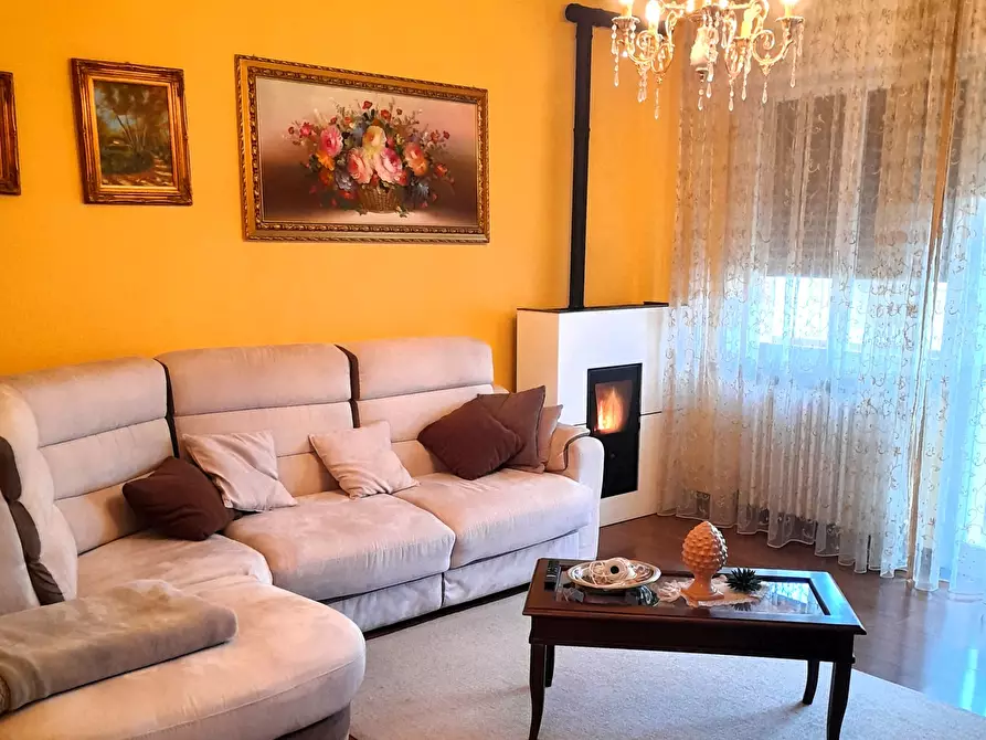 Immagine 1 di Appartamento in vendita  a Mondolfo