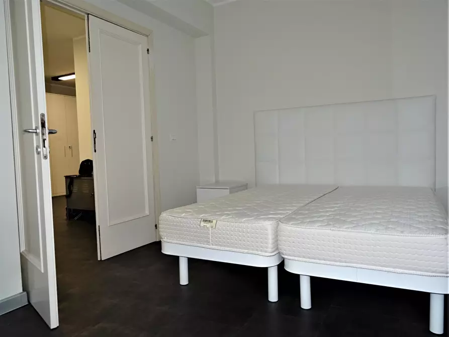 Immagine 8 di Appartamento in vendita  a Senigallia