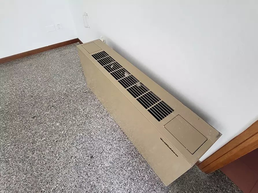 Immagine 8 di Locale commerciale in vendita  a Senigallia