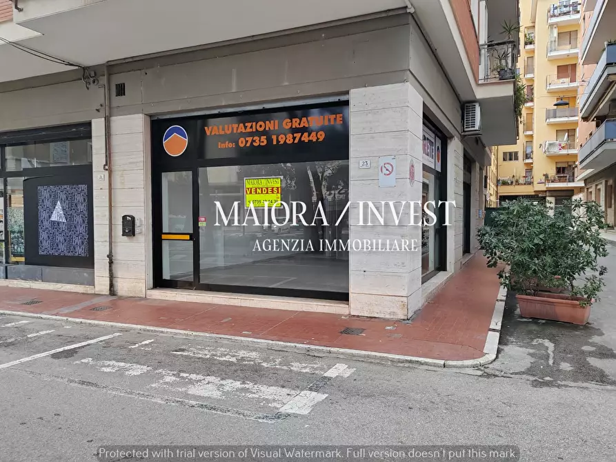 Immagine 13 di Locale commerciale in vendita  in Via Francesco Crucioli a Grottammare