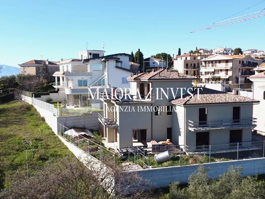 Immagine 1 di Villa in vendita  a Monteprandone