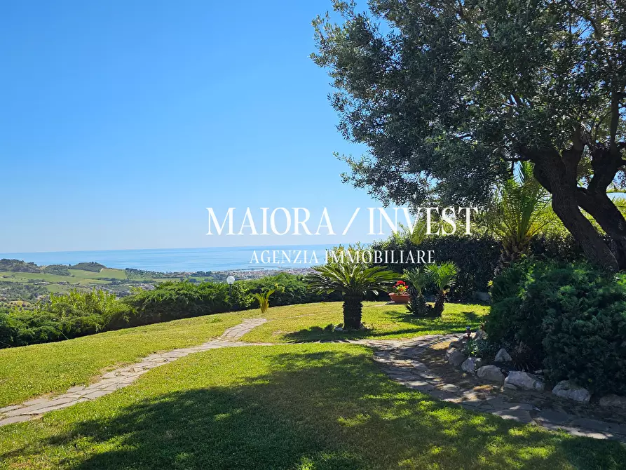 Immagine 8 di Villa in vendita  a Acquaviva Picena