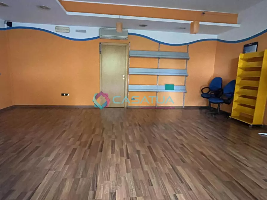 Immagine 3 di Locale commerciale in vendita  a Silvi