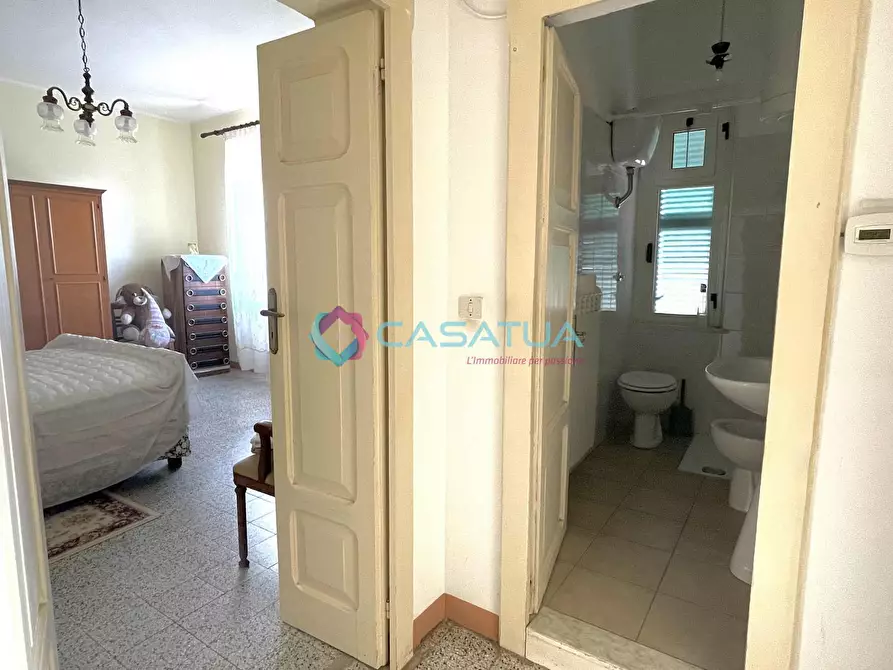 Immagine 12 di Rustico / casale in vendita  a Loreto Aprutino