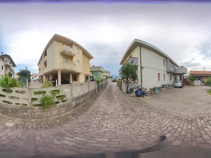 Immagine 37 di Trilocale in vendita  a Pineto