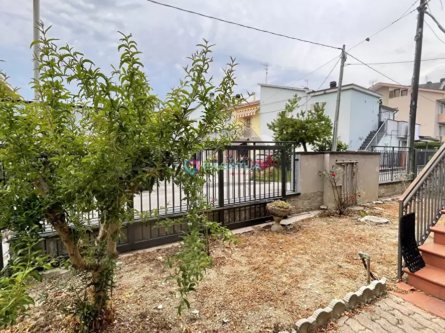 Immagine 25 di Quadrilocale in vendita  a Pineto