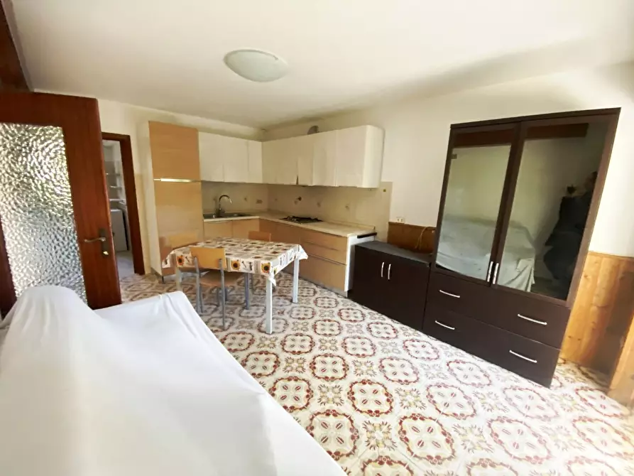 Immagine 15 di Casa trifamiliare in vendita  in Strada Statale 1 189 a Castelnuovo Magra