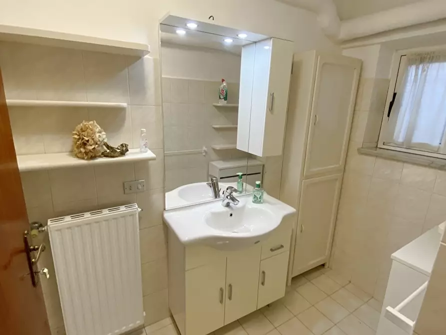 Immagine 22 di Casa trifamiliare in vendita  in Strada Statale 1 189 a Castelnuovo Magra