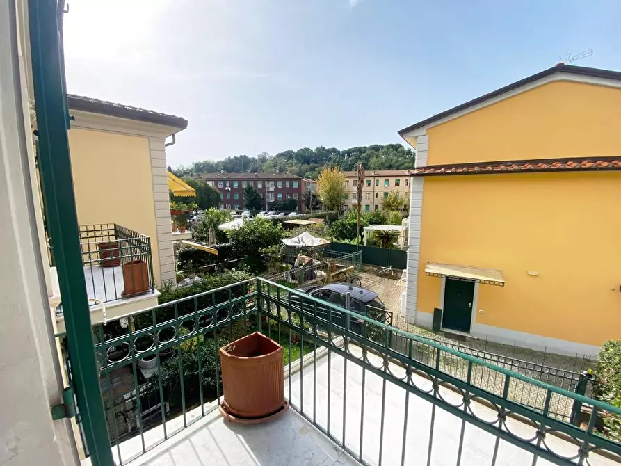 Immagine 15 di Porzione di casa in vendita  in Piazza Bastione 73 a Massa
