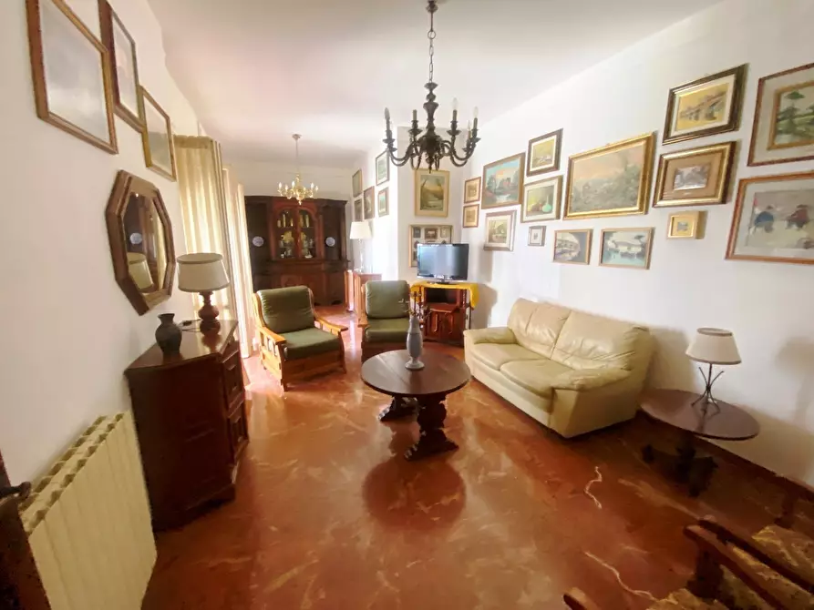 Immagine 2 di Pentalocale in vendita  in Viale XX Settembre 31/CBIS a Carrara