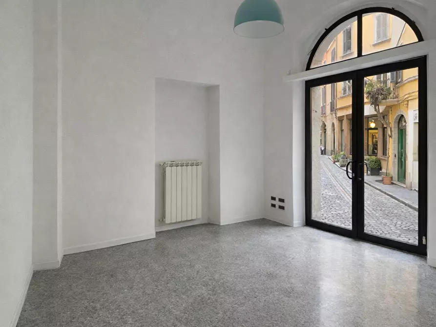 Immagine 3 di Locale commerciale in affitto  in Via Giuseppe Ulivi 2-c a Carrara