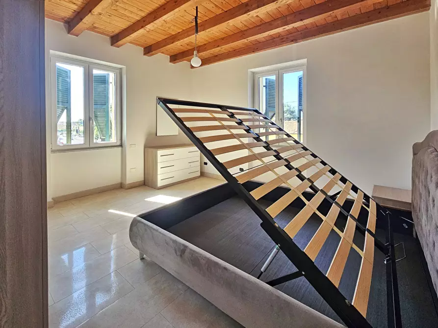 Immagine 9 di Quadrilocale in vendita  in Via Cisa 95 a Sarzana