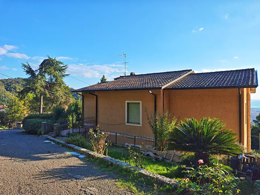 Immagine 3 di Porzione di casa in vendita  in SP23 683 a Castelnuovo Magra