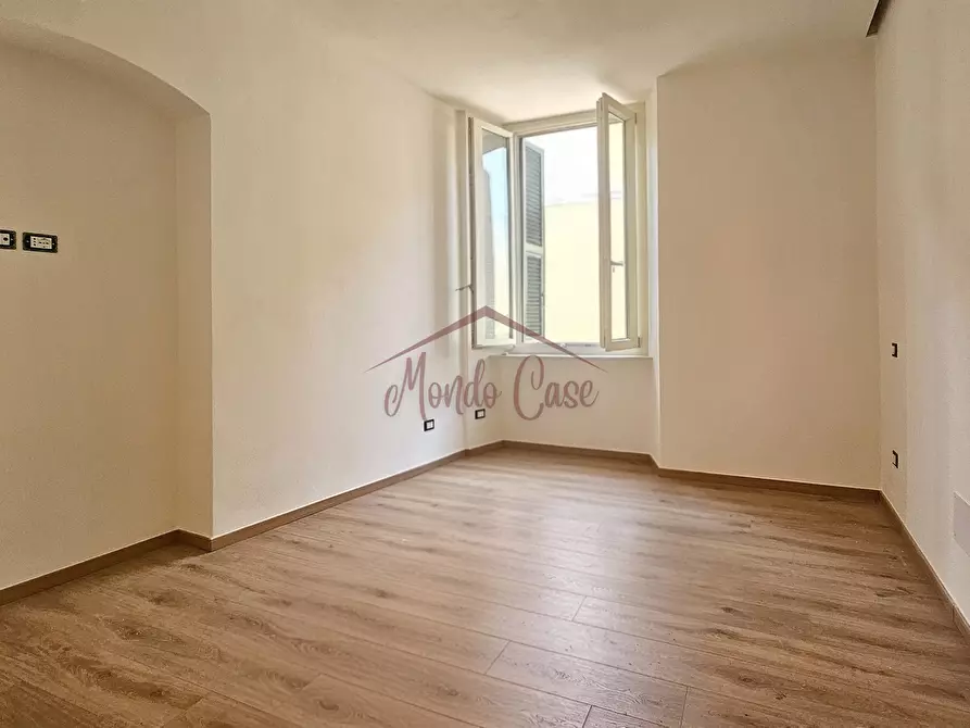 Immagine 37 di Trilocale in vendita  in Piazza Giacomo Matteotti 29 a Sarzana