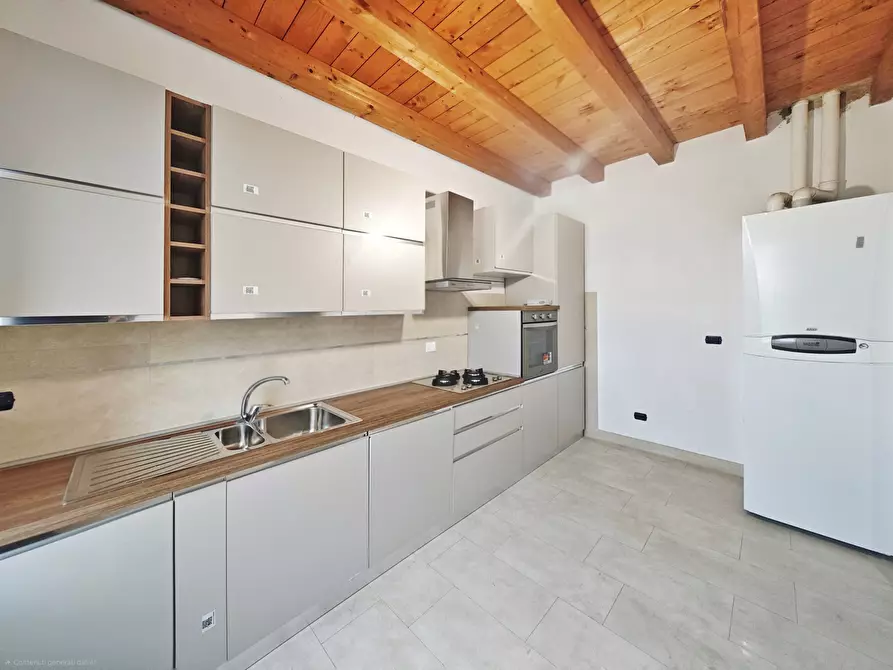 Immagine 8 di Quadrilocale in vendita  in Via Cisa 95 a Sarzana