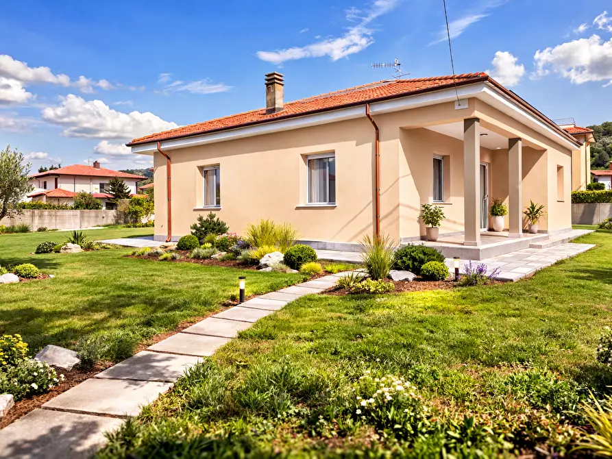 Immagine 1 di Villa in vendita  in Via Palvotrisia 56 a Castelnuovo Magra