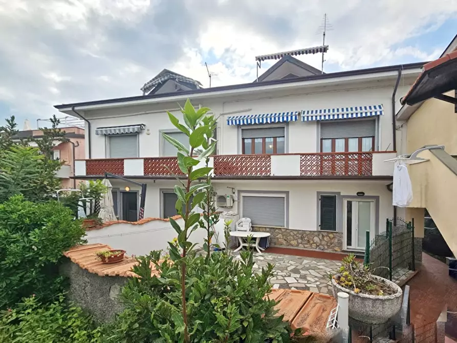 Immagine 20 di Bilocale in vendita  in Via P. Ratti 32 a Ameglia