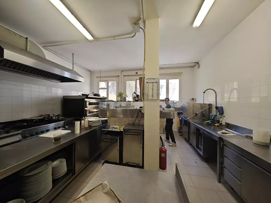 Immagine 77 di Locale commerciale in vendita  in Località Fiascherino 7 a Lerici