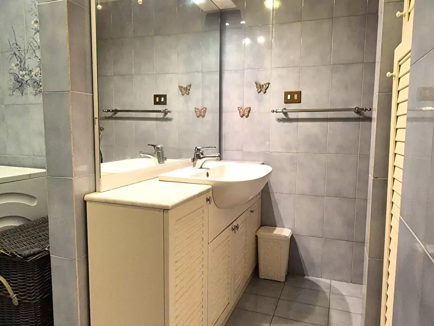 Immagine 41 di Villetta a schiera in vendita  in Via Madonnina 11 a Ortonovo