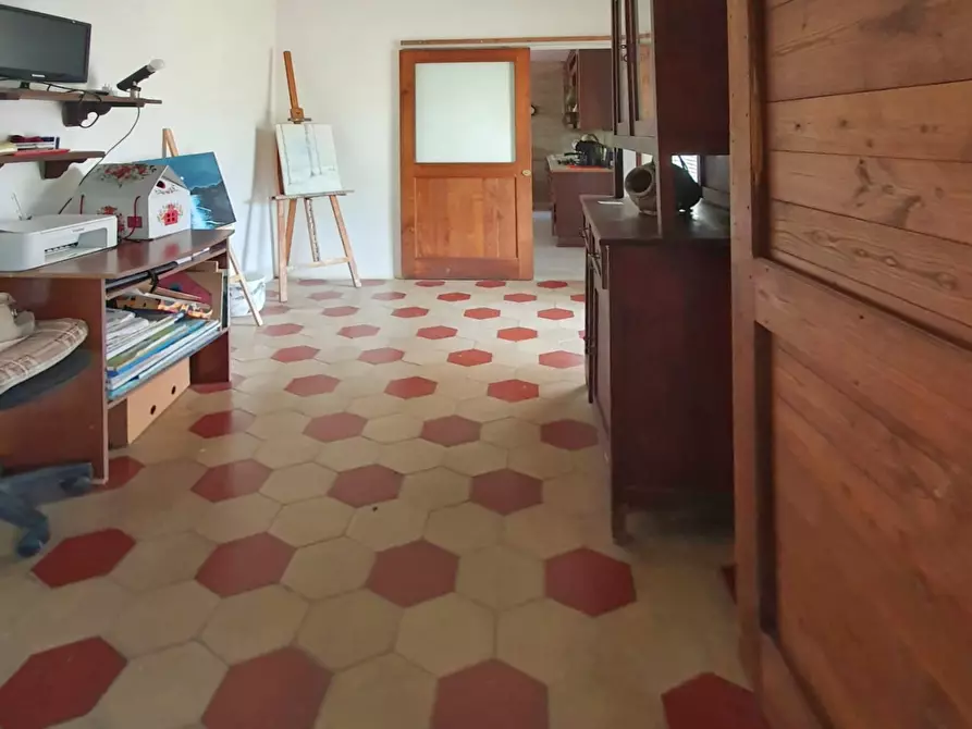 Immagine 11 di Porzione di casa in vendita  in Via Montecavallo a Sarzana