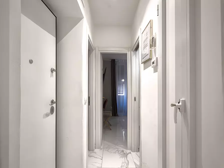 Immagine 3 di Trilocale in vendita  in Piazza Saint Bon 5 a La Spezia