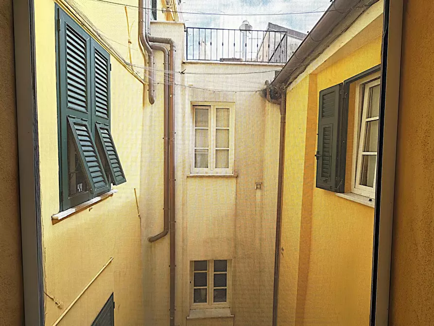 Immagine 20 di Trilocale in vendita  in Piazza Matteotti a Sarzana