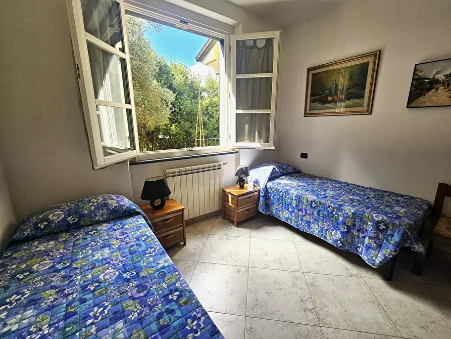 Immagine 23 di Villa in vendita  a Sarzana