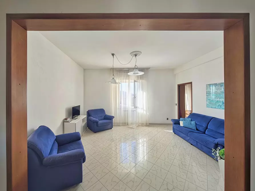 Immagine 2 di Quadrilocale in vendita  in Piazza Giacomo Matteotti 8 a Sarzana