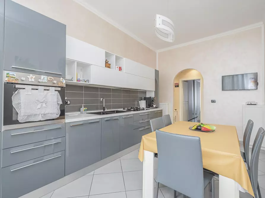 Immagine 13 di Trilocale in vendita  in Corso Novara 17 a Torino