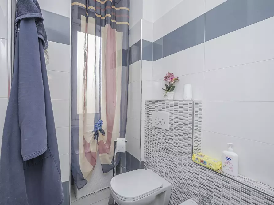 Immagine 29 di Trilocale in vendita  in Corso Novara 17 a Torino