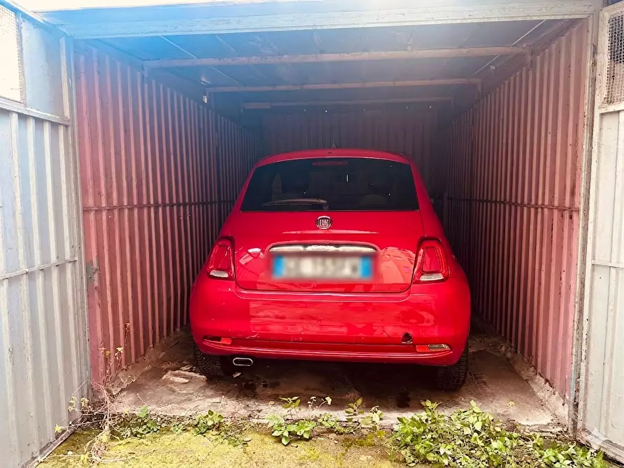Immagine 10 di Garage in vendita  in Via Beinasco 4 a Torino