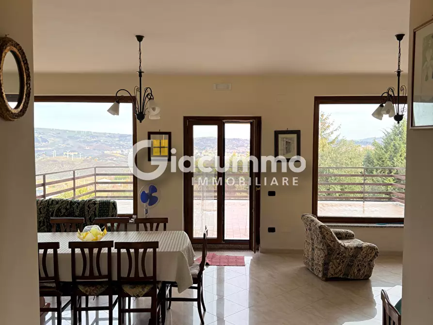 Immagine 10 di Casa bifamiliare in vendita  in Via Mezzana 209 a Potenza