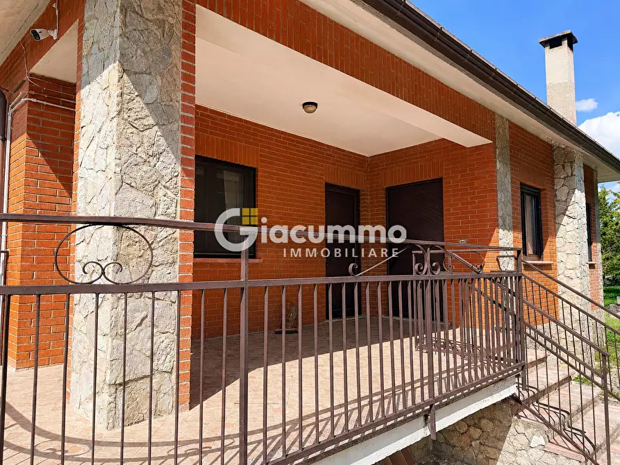 Immagine 4 di Villa in vendita  in CONTRADA MIRACOLO 60 a Avigliano