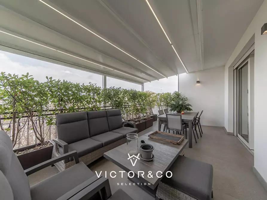 Immagine 9 di Attico in vendita  a Novara